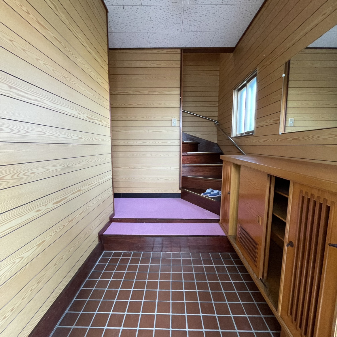 伊達市長和町501-45、42　中古住宅の玄関