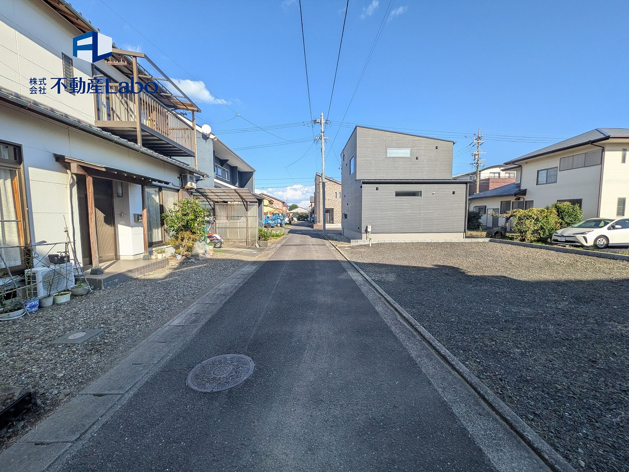 清水区北脇新田14期　全1棟の前面道路含む現地写真|●トイレ● １階、２階それぞれに温水洗浄便座となっております♪