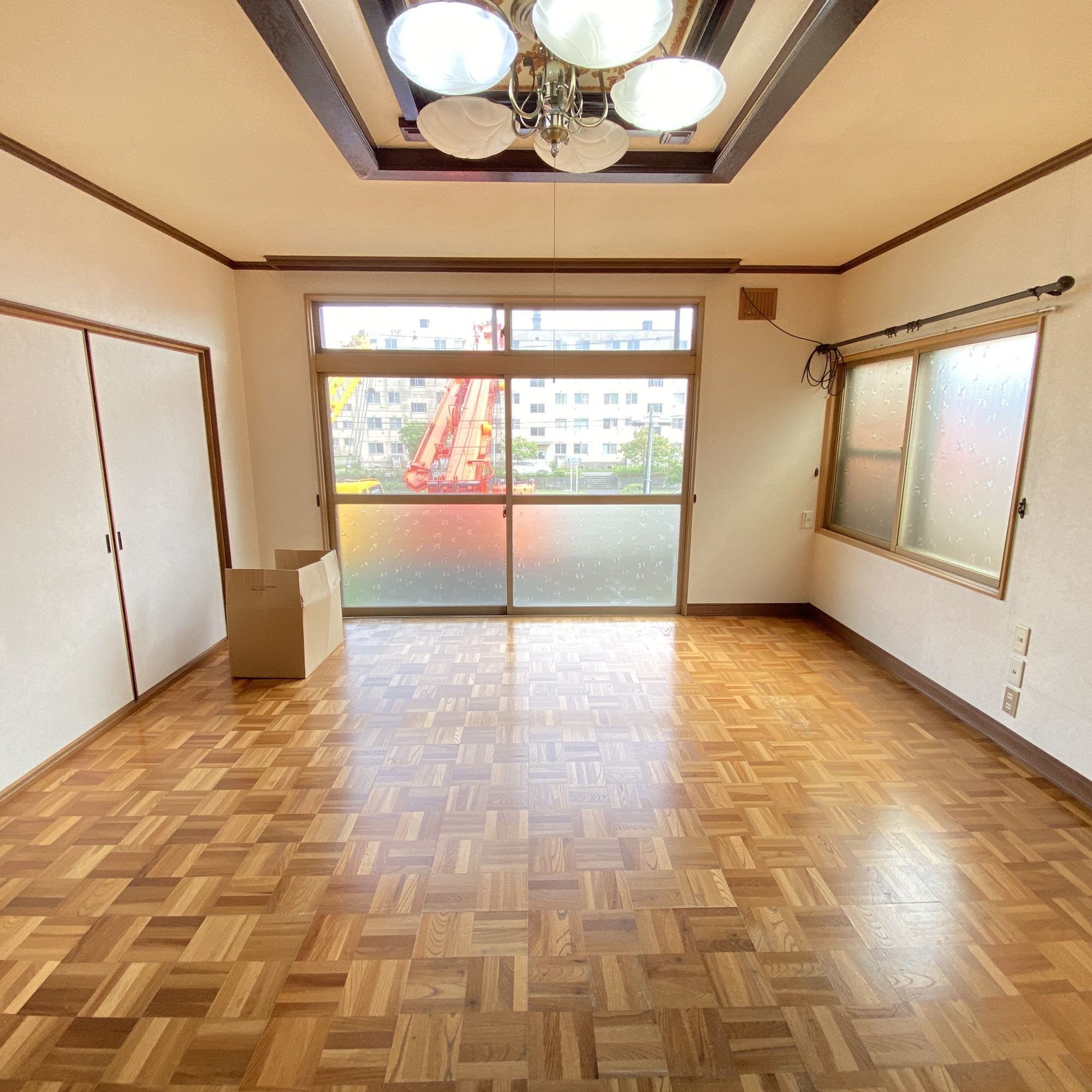 室蘭市高砂町1丁目24-3　中古住宅の居間・リビング