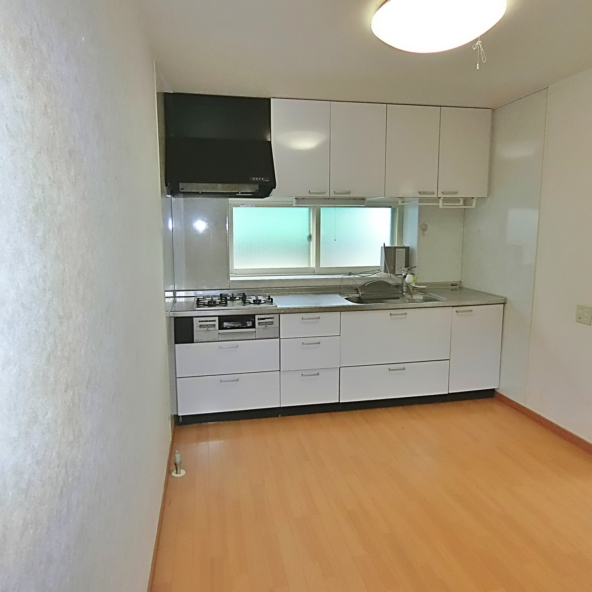 室蘭市白鳥台2丁目32-11　中古住宅のキッチン