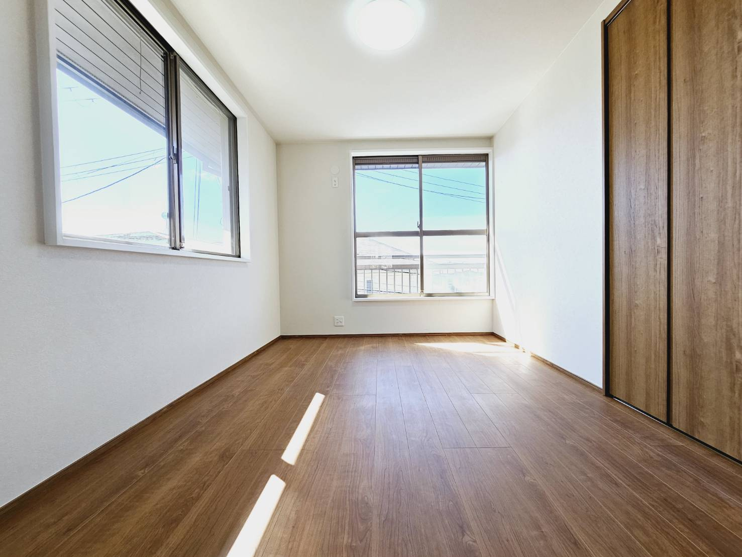 南落合１丁目戸建の洋室