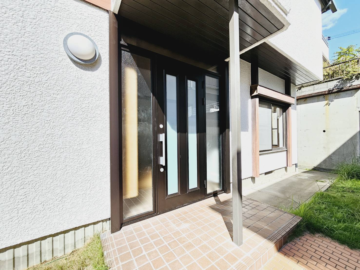 南落合１丁目戸建の玄関