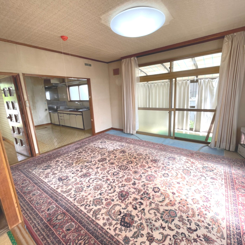 室蘭市白鳥台1丁目22-4　中古住宅の居間・リビング
