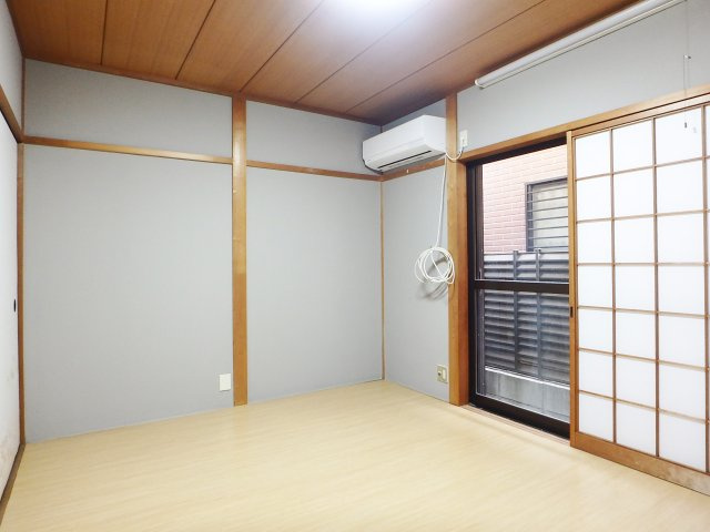 門戸岡田町中古戸建の和室