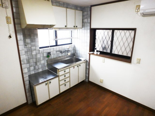 門戸岡田町中古戸建のキッチン