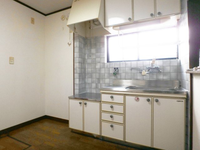門戸岡田町中古戸建のキッチン