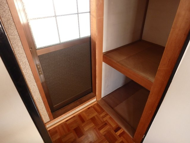 門戸岡田町中古戸建の収納