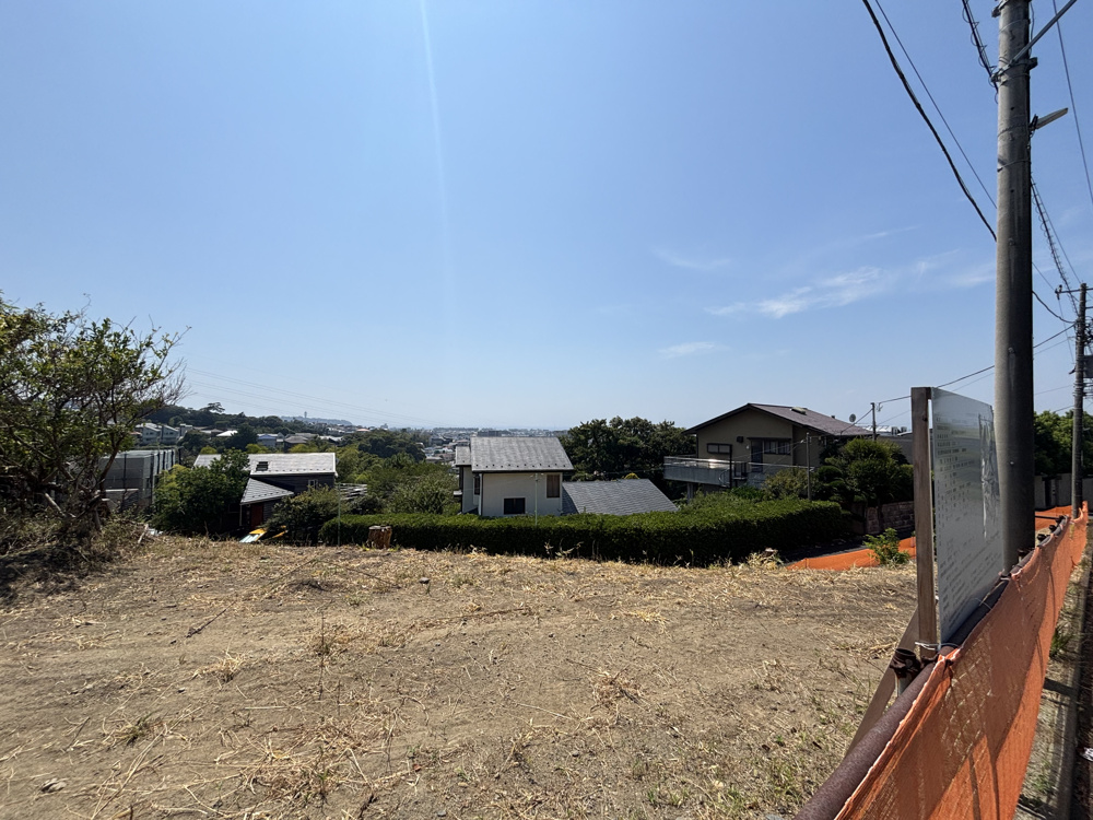 空と緑が響き合う贅沢、成熟した邸宅街「片瀬山」売地 3区画の画像