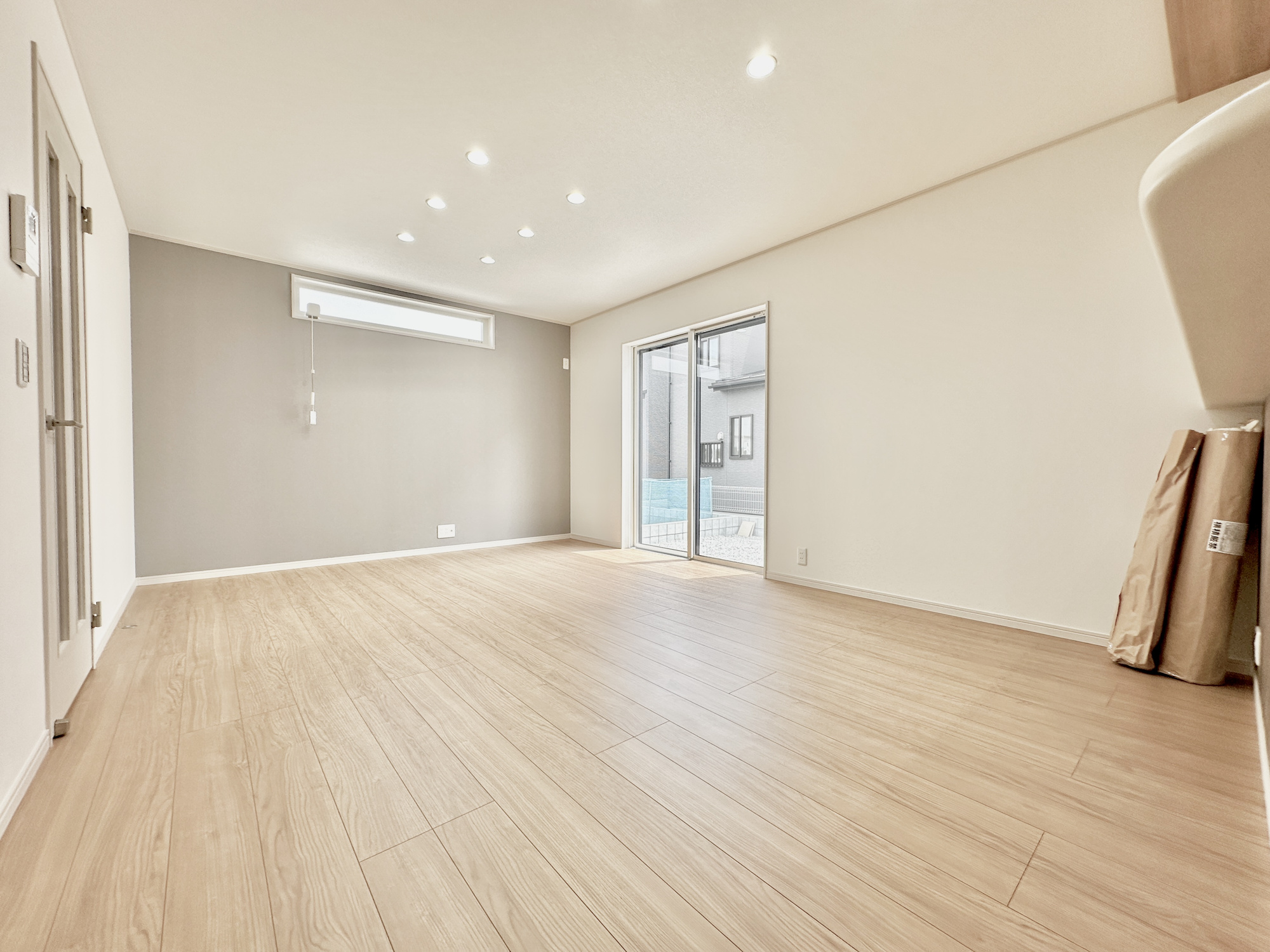 宇都宮市滝の原３丁目　新築住宅全１０棟の居間・リビング|ここにはみんなが集い、食事と楽しい会話が始まる。話に夢中になりすぎて、ついつい時を忘れてしまう。そんな束の間の幸せを感じさせてくれる場所。