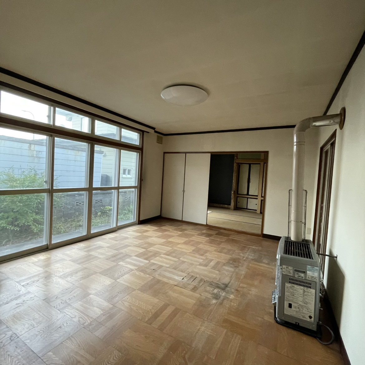 登別市富士町5丁目8-1　平屋中古住宅の居間・リビング
