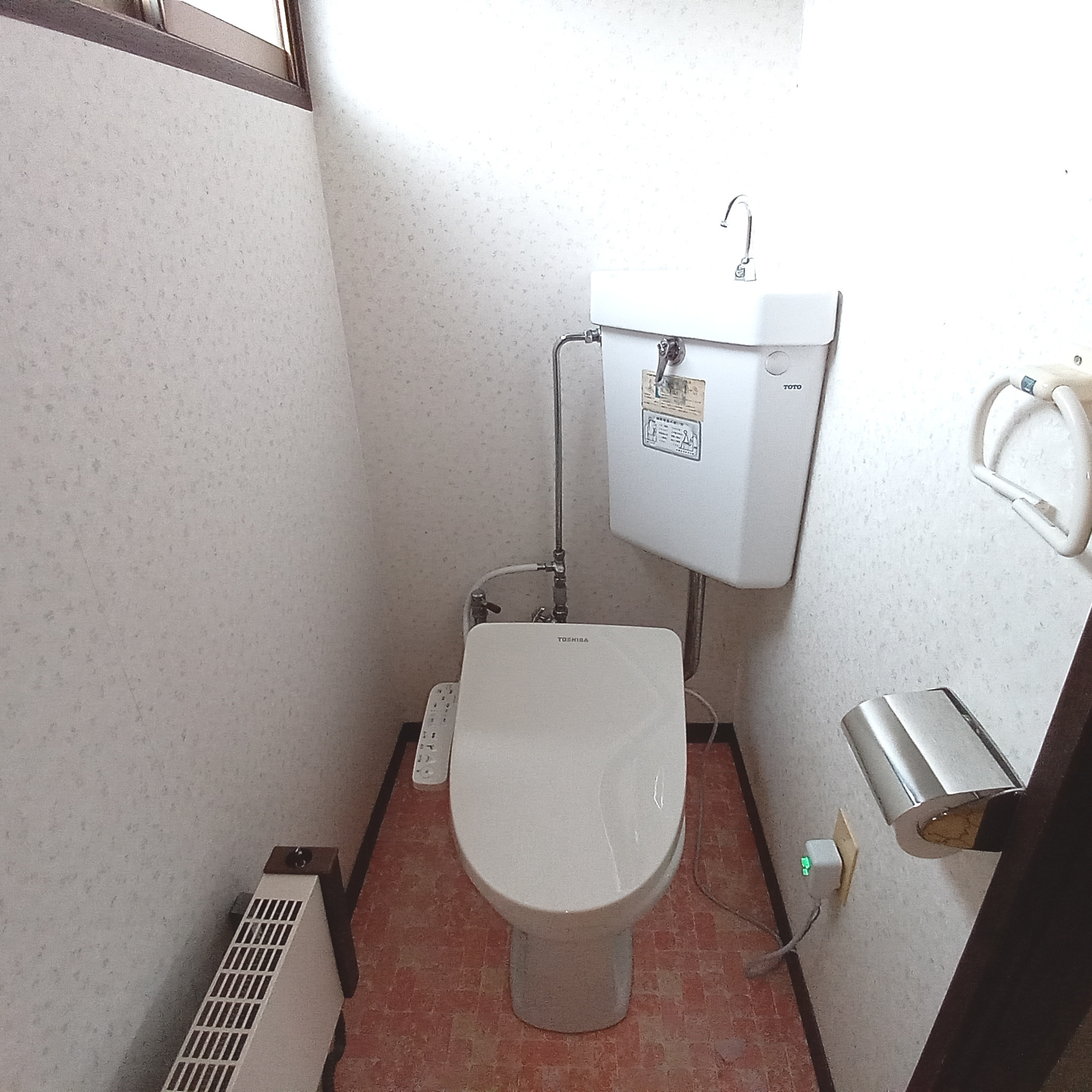室蘭市白鳥台4丁目40₋6　中古住宅のトイレ
