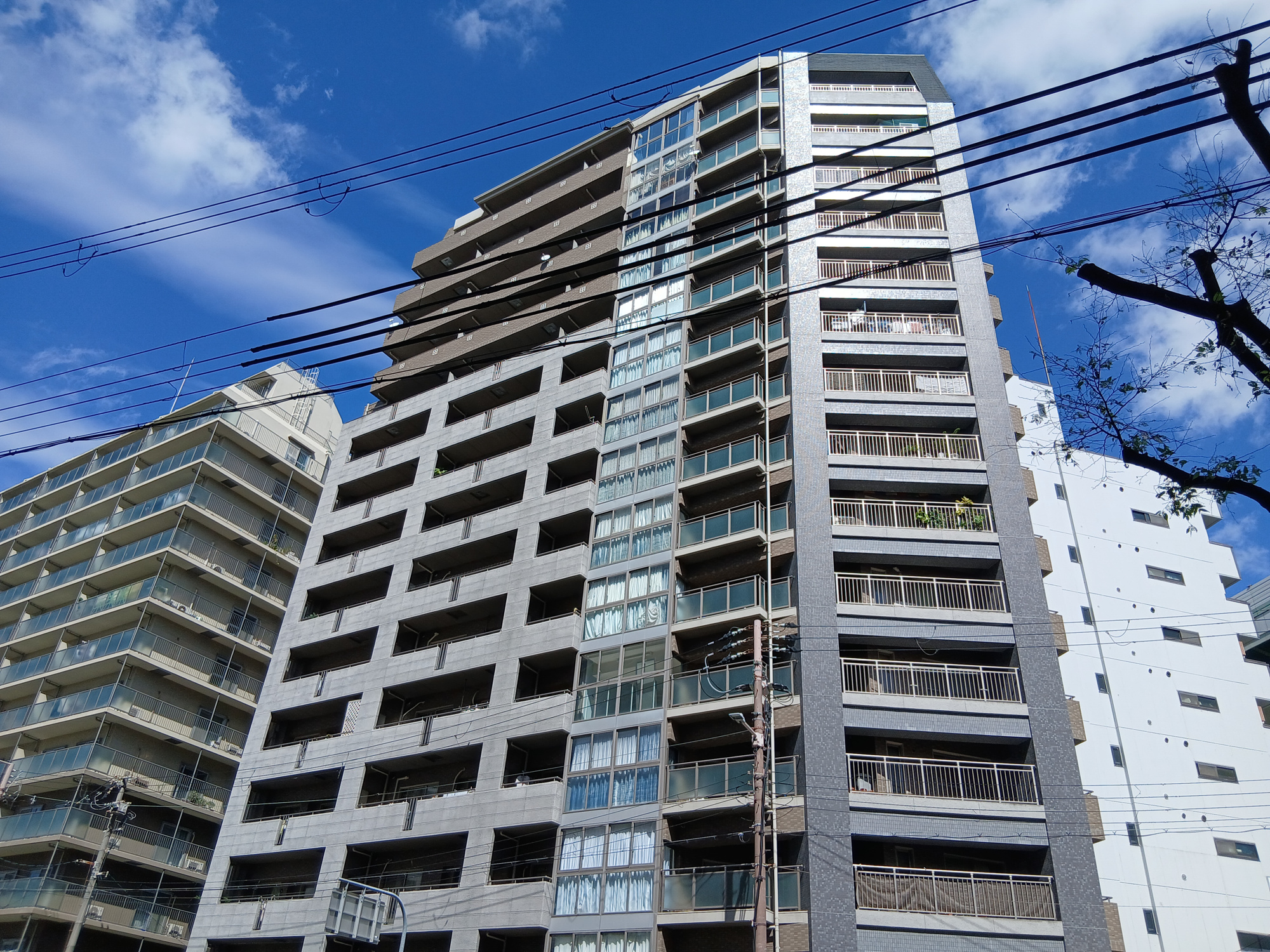 イトーピア本町通りの外観