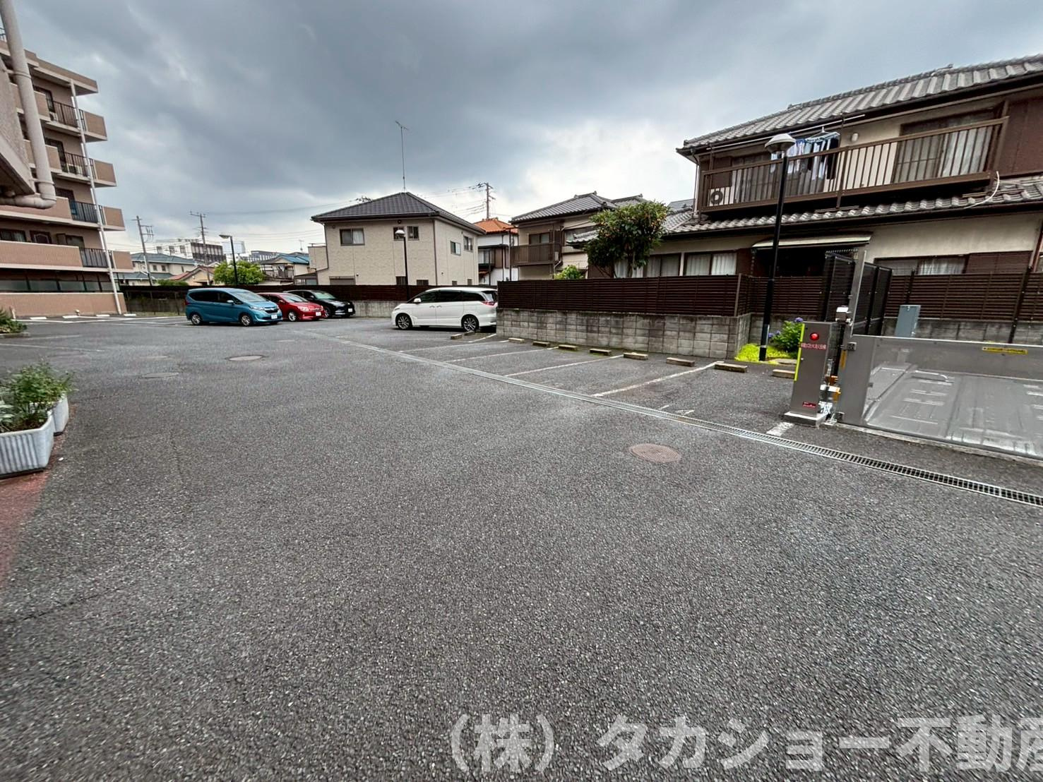 グリーンビレッジ浜野の駐車場