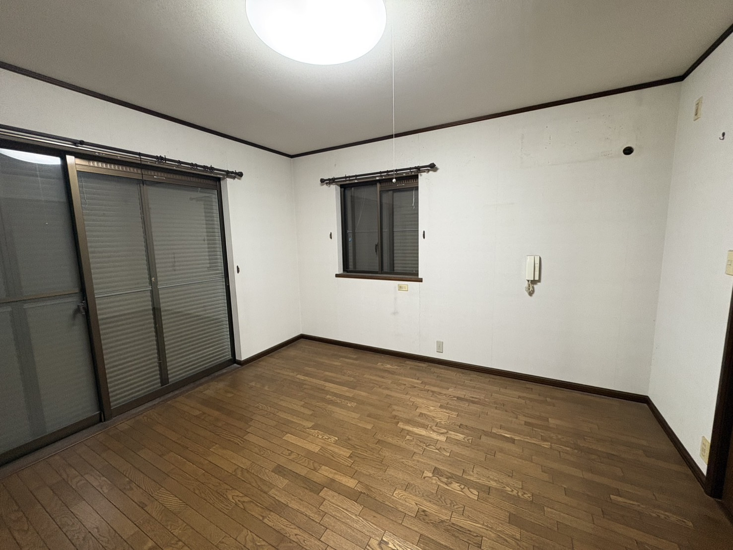 西岡本七丁目　中古戸建の洋室