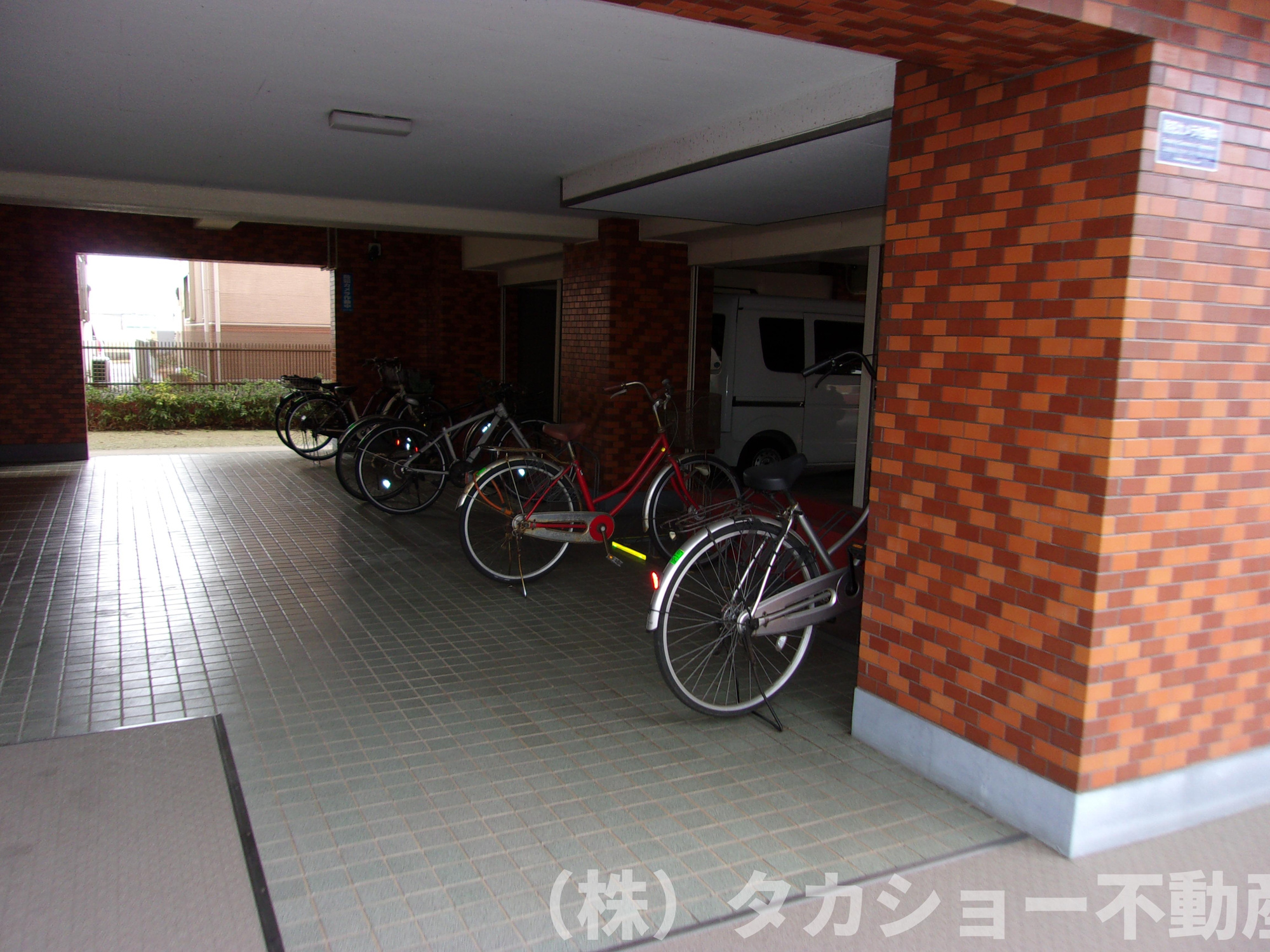 グリーンハイツ浜野のエントランス