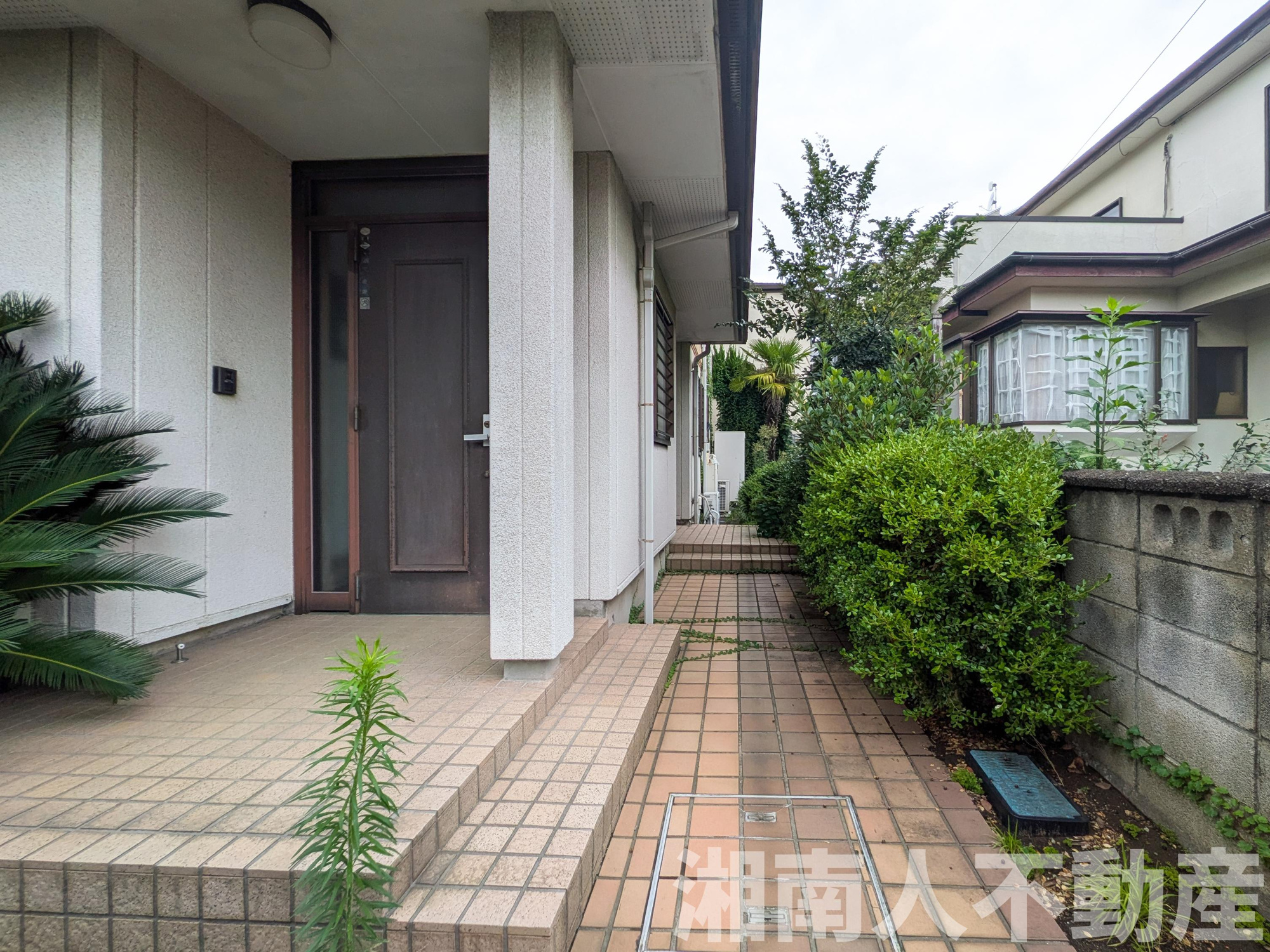 藤沢市本鵠沼２丁目３－７戸建の玄関|毎日通る玄関はこちらです