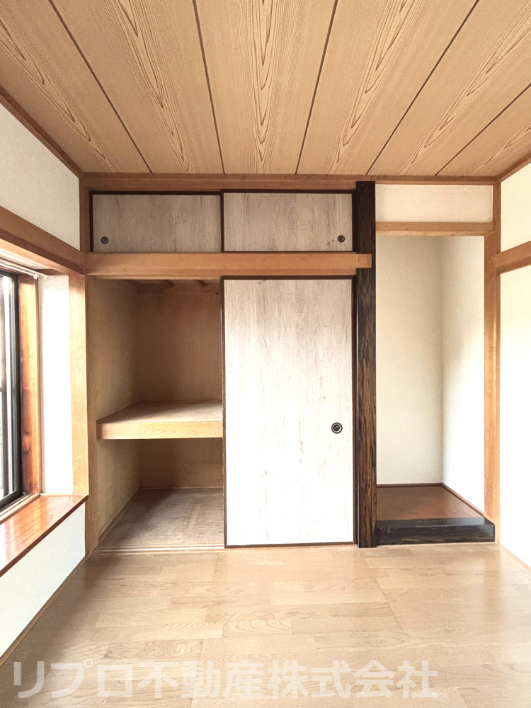 我孫子市つくし野戸建の収納|１階洋室には収納力のある押入れで、季節用品や大きな荷物もすっきり整理できます！