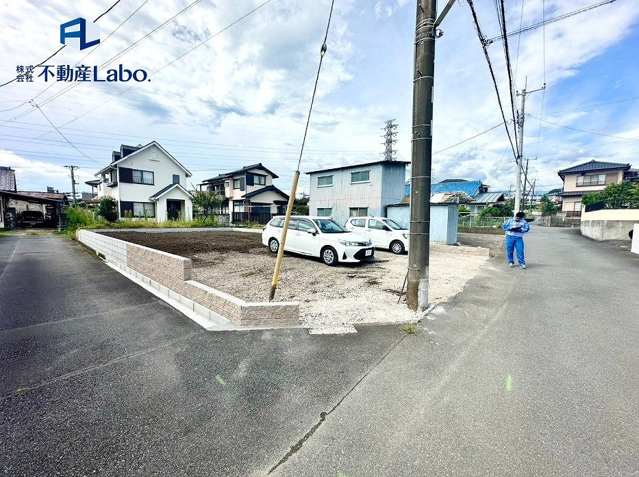 ブルーミングガーデン　富士市三ツ沢　全１棟の前面道路含む現地写真|２面道路付けで開放的な区画です♪