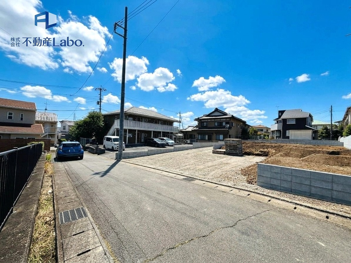 ハートフルタウン　沼津市岡宮1316番　全2棟　の前面道路含む現地写真