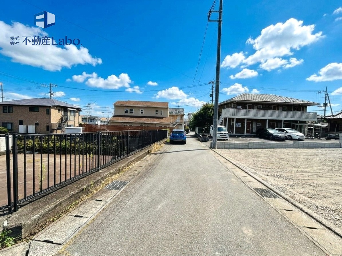 ハートフルタウン　沼津市岡宮1316番　全2棟　の前面道路含む現地写真