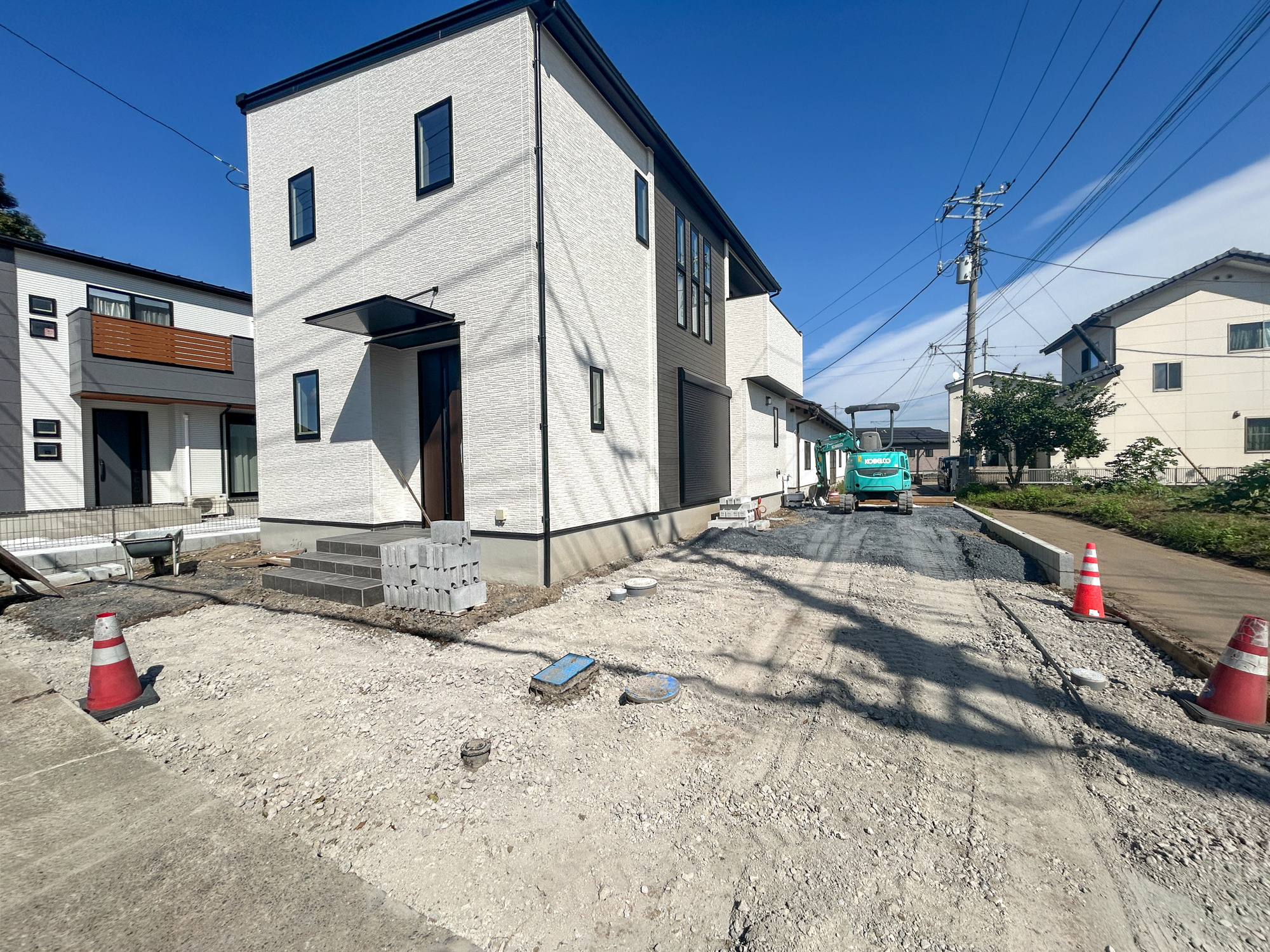 高崎市島野町　新築住宅全2区画の駐車場|駐車場施工中♪