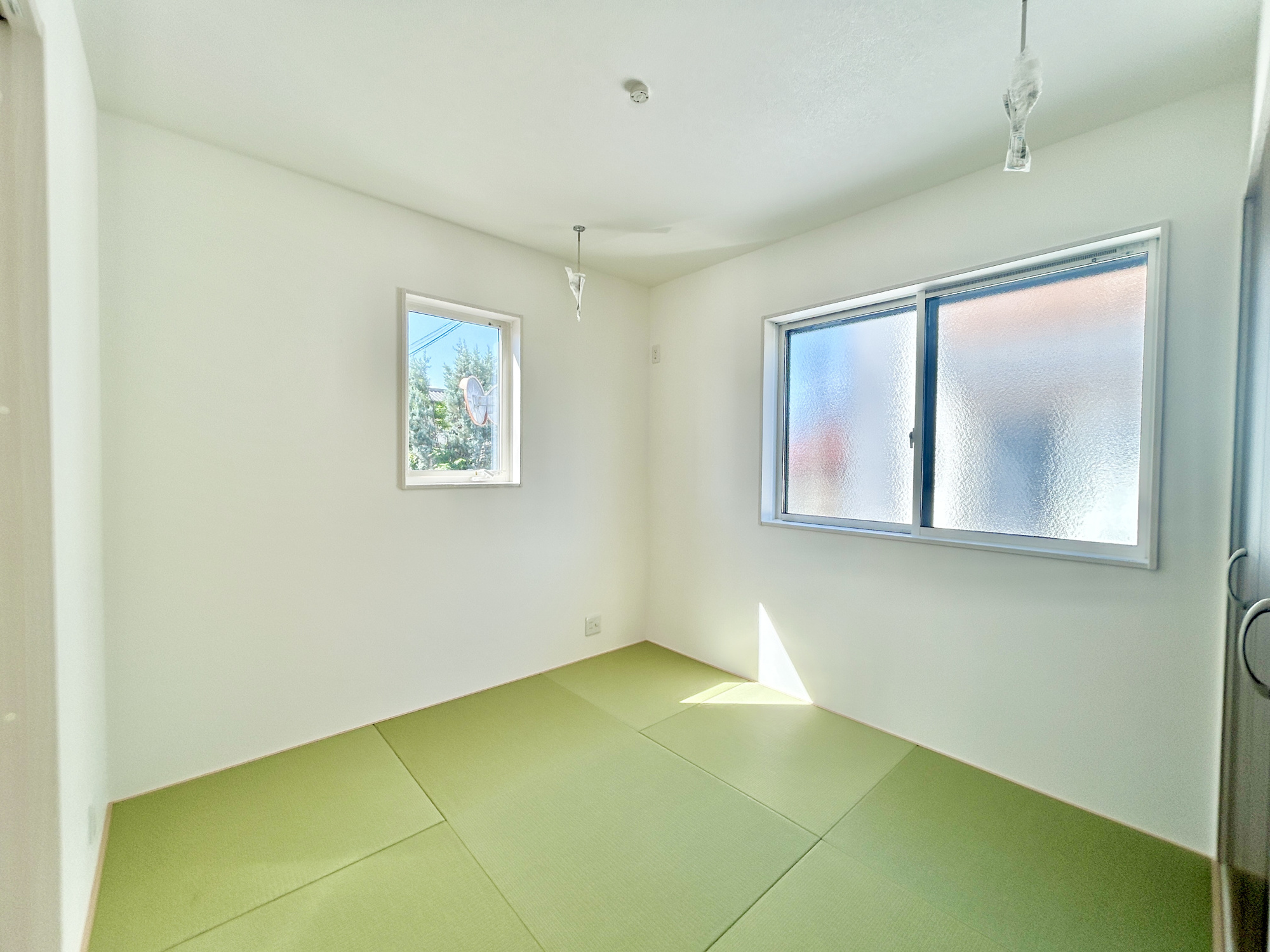 高崎市島野町　新築住宅全2区画の和室|LDKと隣接した和室。
リビングから目が届く場所なので、お子様の遊び部屋・お昼寝スペースとして使うのもオススメです♪
