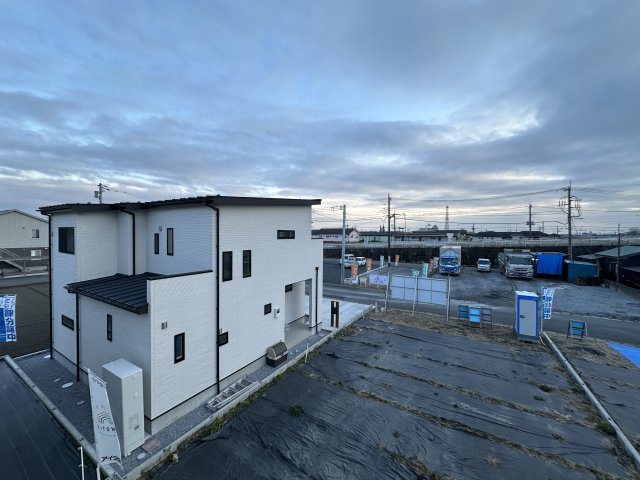 栃木市平柳町３丁目の新築一戸建の展望|閑静な住宅地で子育て家族にピッタリ。毎日のお散歩も快適な緑に恵まれたエリアで、自然に包まれた穏やかな暮らしを実現するための、ゆとりある住環境が整っています。