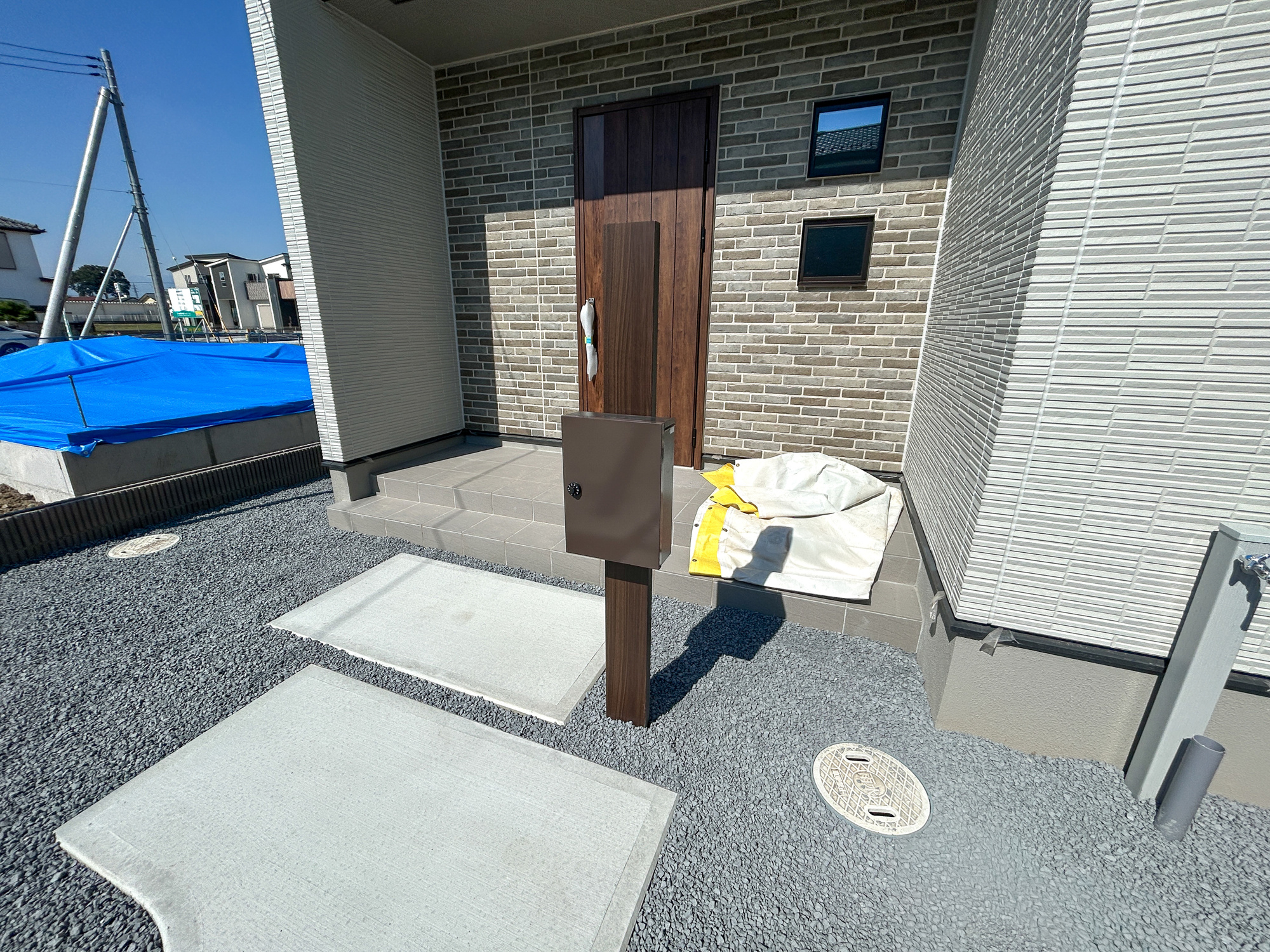 前橋市箱田町第9期　新築住宅全7棟の設備|おしゃれな機能ポールにはポスト、インターフォン、表札設置可能です♪