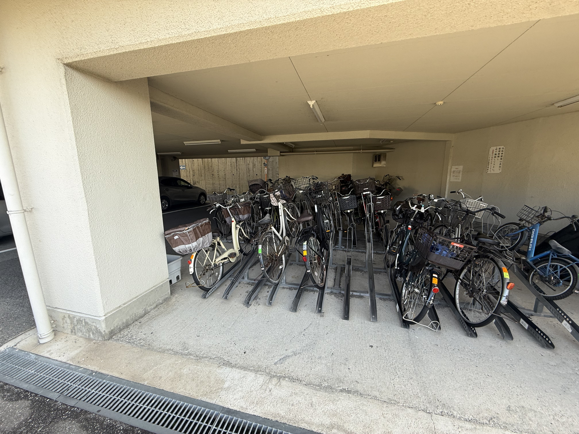 シャルム甲陽園の駐輪場