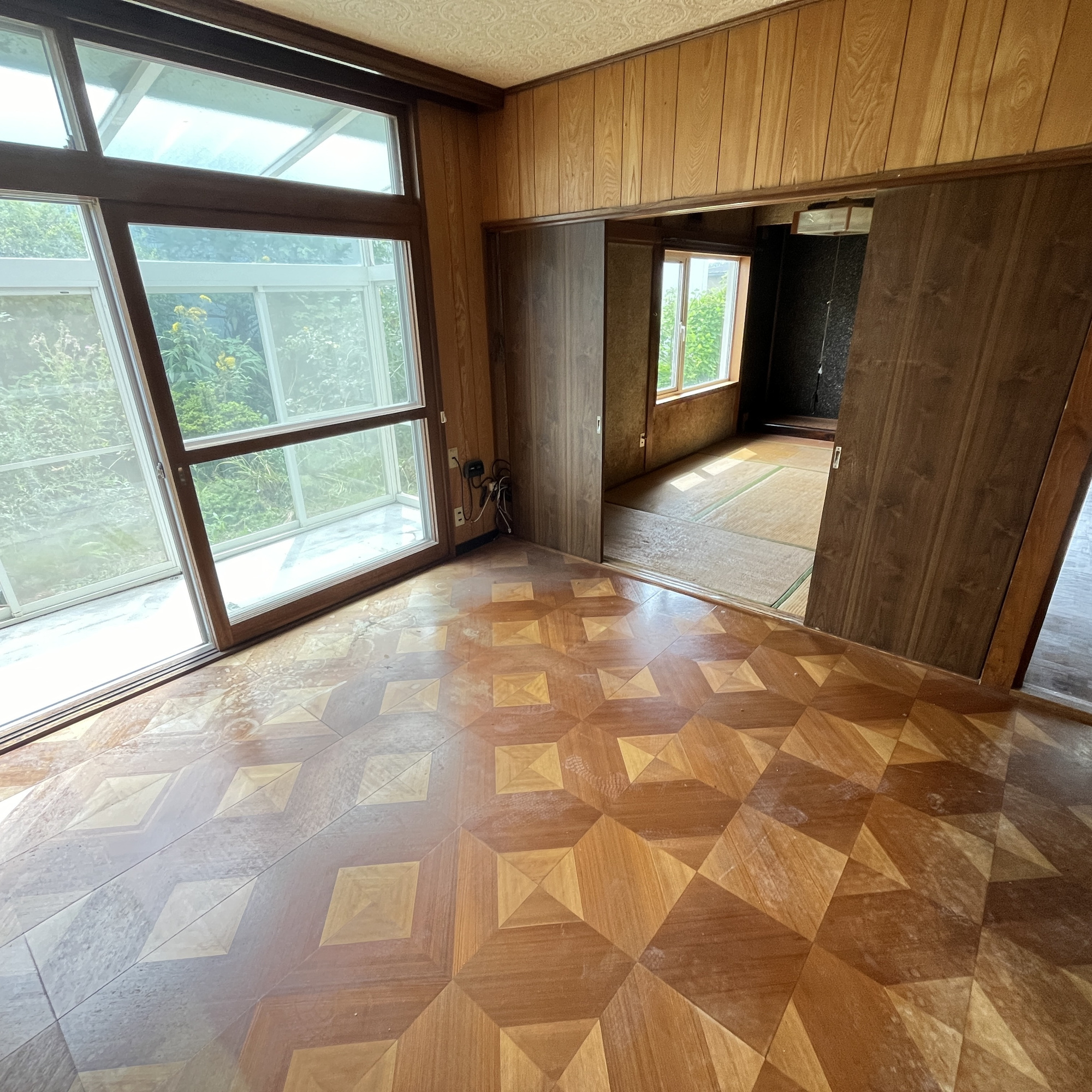 登別市緑町1丁目11-10　中古住宅の居間・リビング