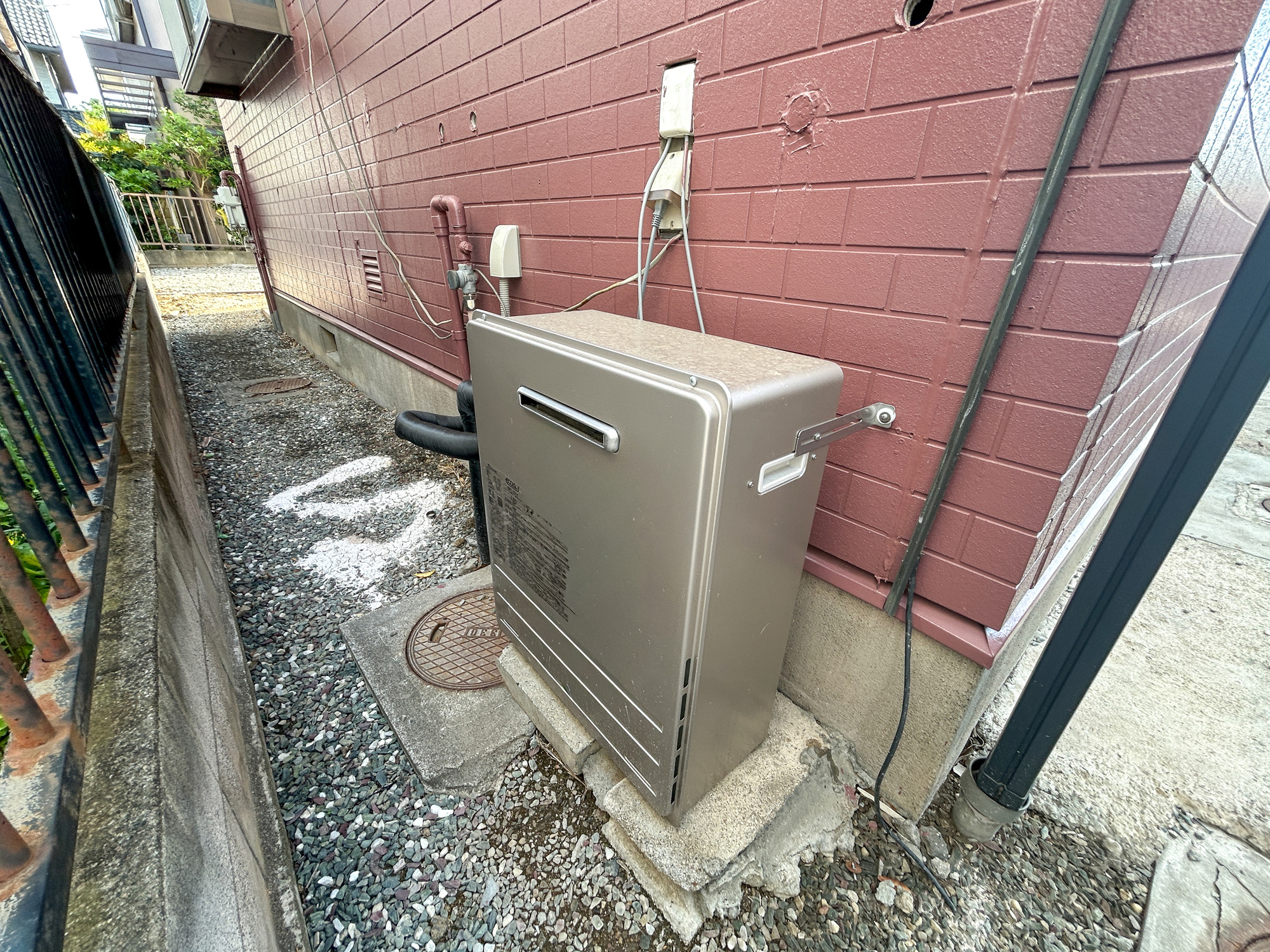 前橋市天川原町1期　中古物件の発電・温水設備|月々のガス代が優しい高効率給湯器♪						
						
