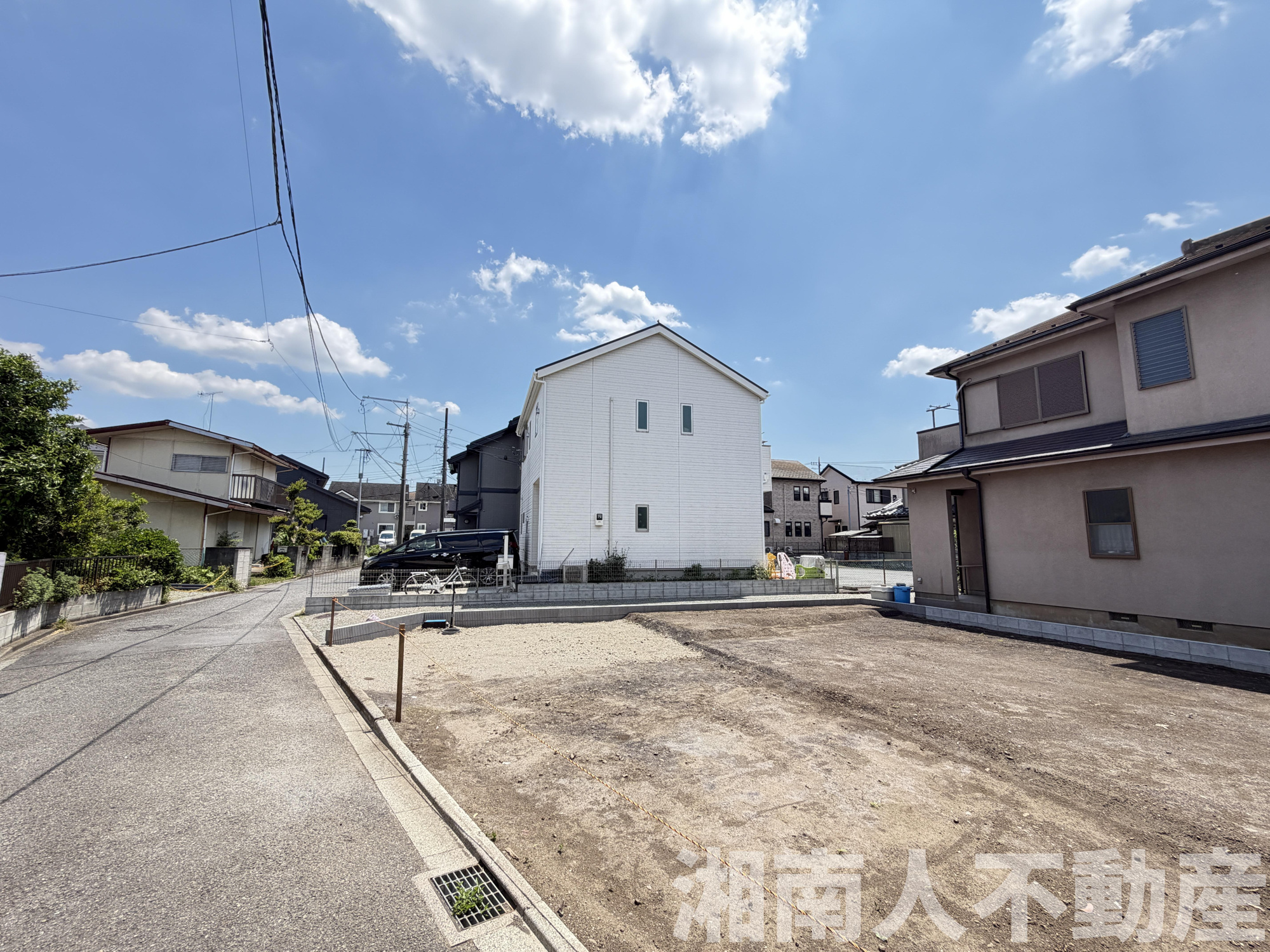 藤沢市打戻１８６９－５新築戸建ての前面道路含む現地写真|前面道路含む現地写真です