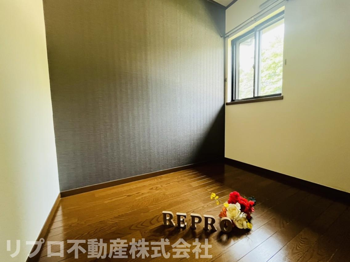 野田市木野崎戸建の洋室|洋室３．０帖は収納スペースとしても利用可能ですね