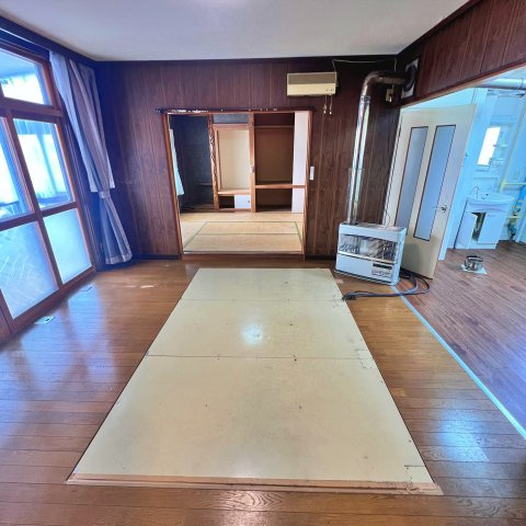 室蘭市白鳥台2丁目44-9　収益戸建の居間・リビング