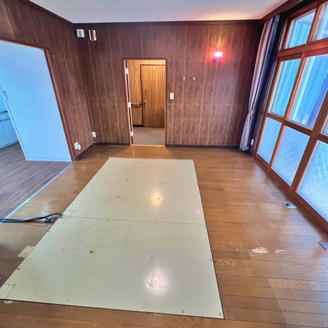 室蘭市白鳥台2丁目44-9　収益戸建の居間・リビング