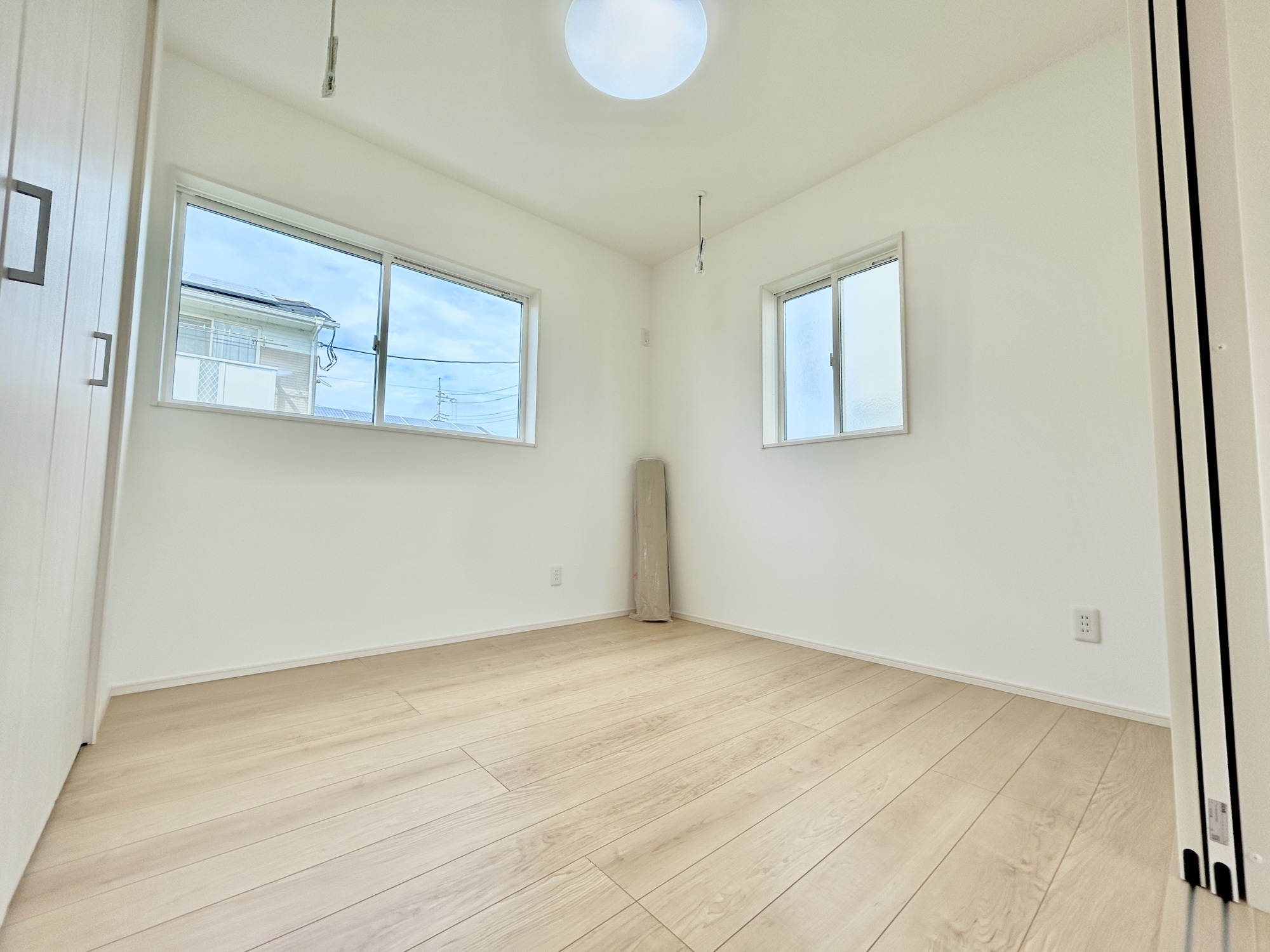 前橋市箱田町第9期　新築住宅全7棟の洋室|LDKと隣接した洋室。
リビングから目が届く場所なので、お子様の遊び部屋・お昼寝スペースとして使うのもオススメです♪