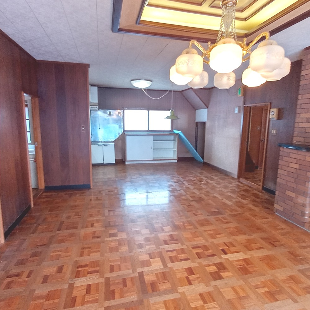 室蘭市天神町29-21　中古住宅の居間・リビング