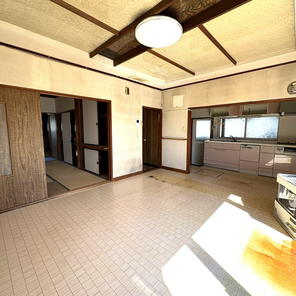 登別市桜木町1丁目16-2　中古住宅の居間・リビング