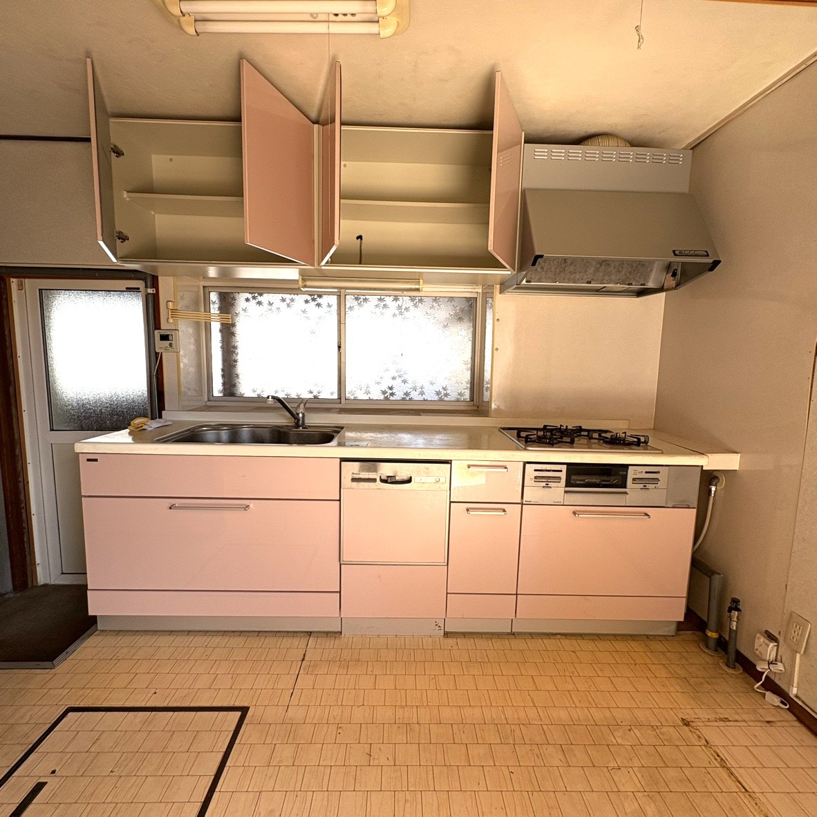 登別市桜木町1丁目16-2　中古住宅のキッチン