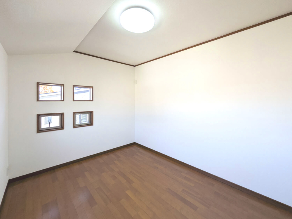君影町６丁目戸建の洋室