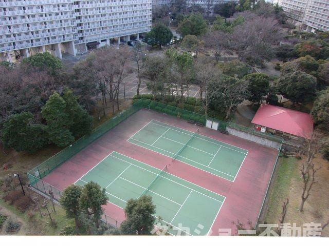 千葉ガーデンタウンB棟の展望|マンション敷地内のテニスコートが眼下に!