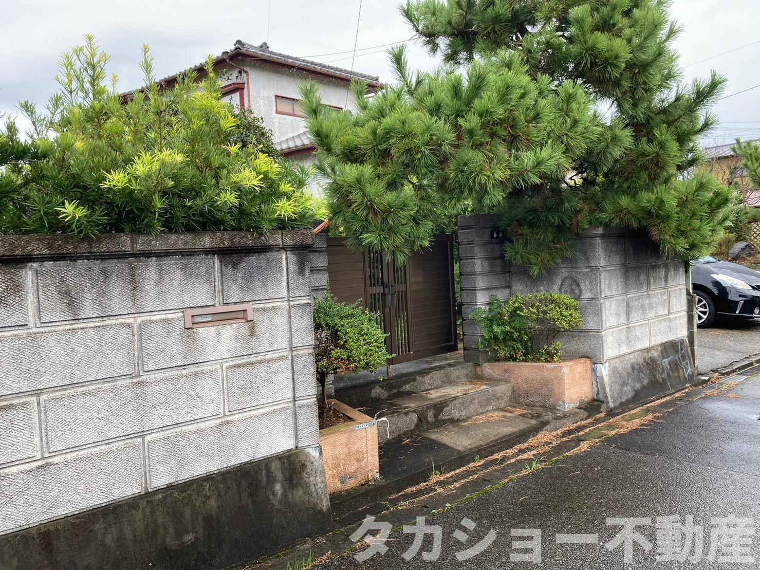 市原市上高根　中古戸建（平屋）の前面道路含む現地写真
