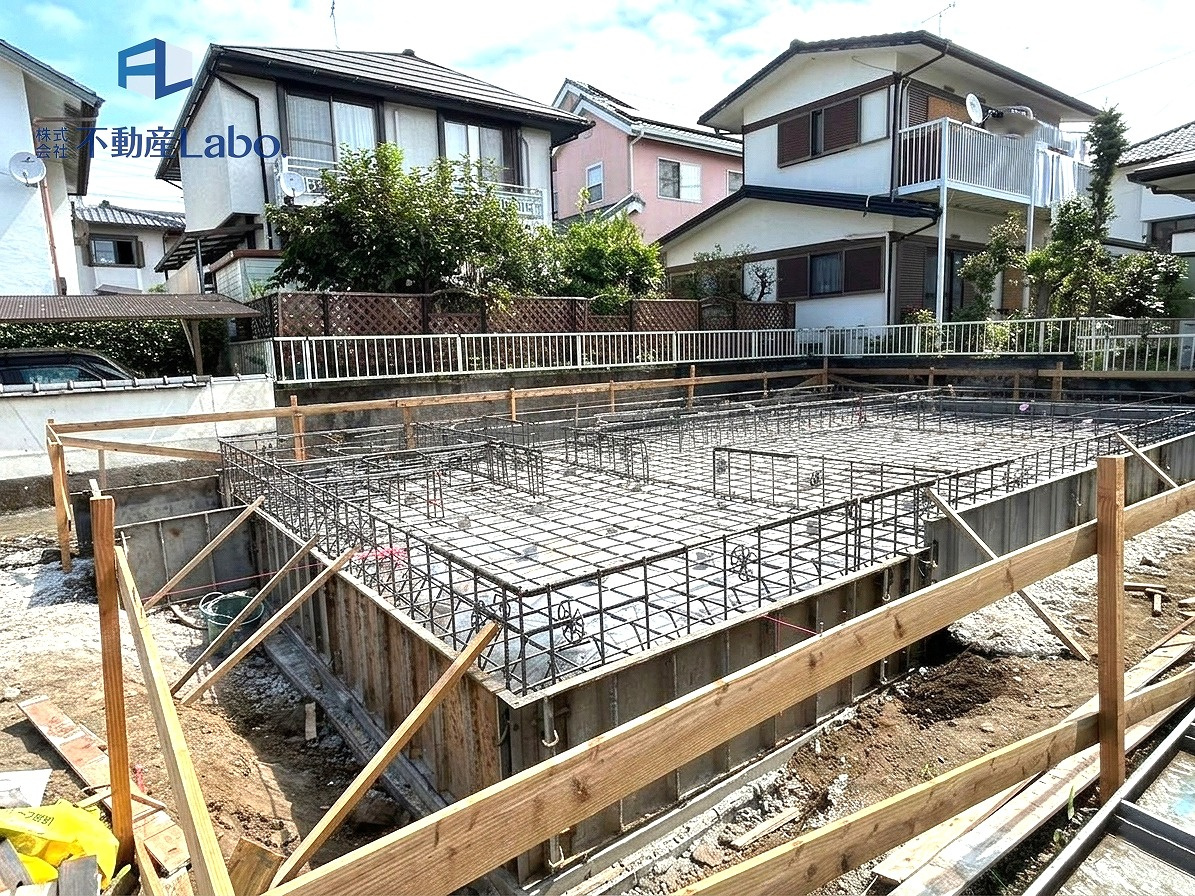 クレイドルガーデン　富士市厚原第18　全1棟の外観|各居室のクローゼットに加え、玄関の土間収納、階段下収納、廊下収納、床下収納があり、共有スペースが片付きやすい♪