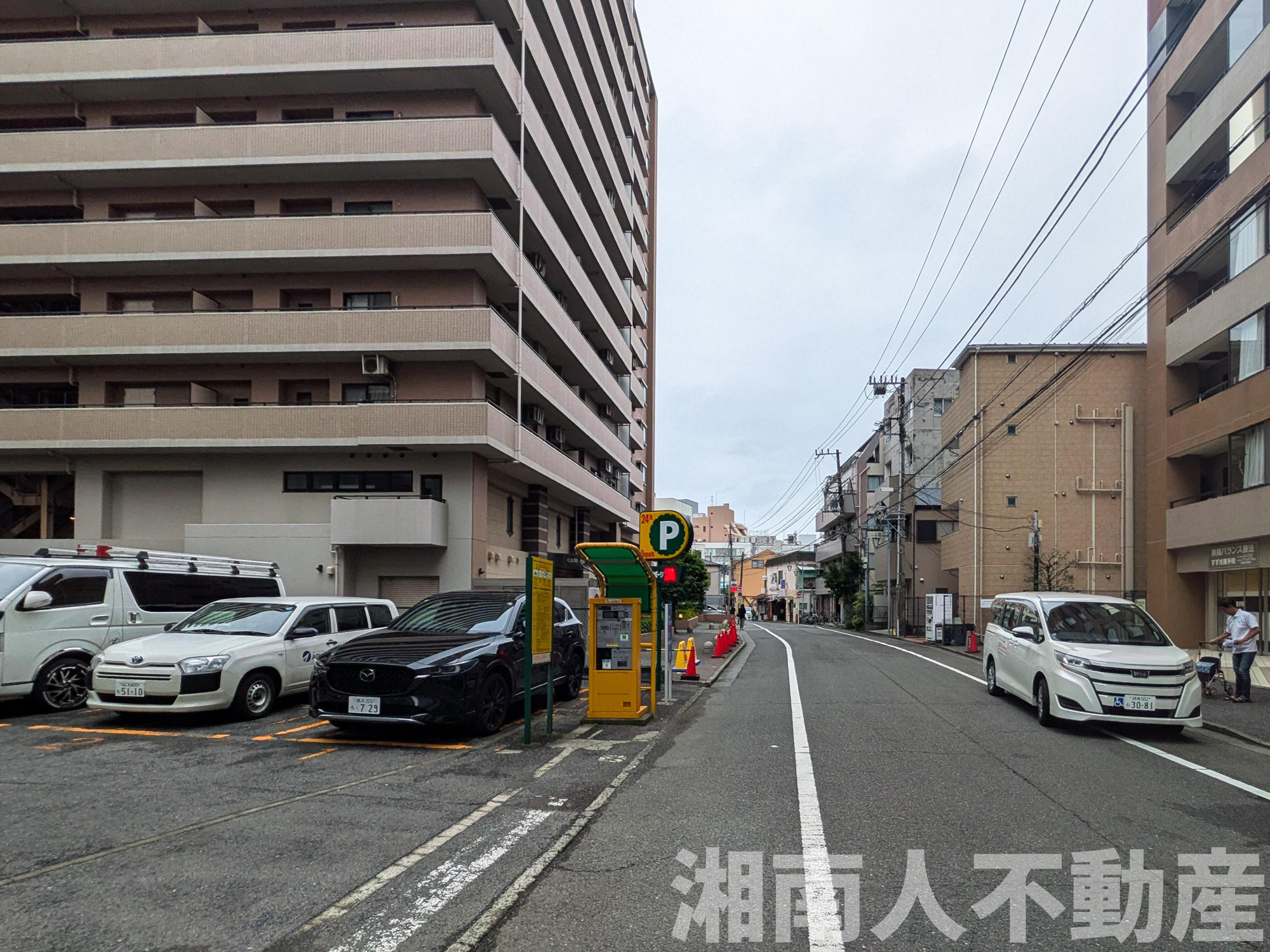 クリオ藤沢７番館の駐車場|駐車場に車を止められます