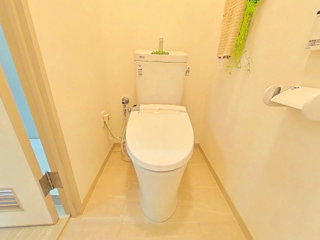 メゾンローズ塚口のトイレ|温水洗浄便座付