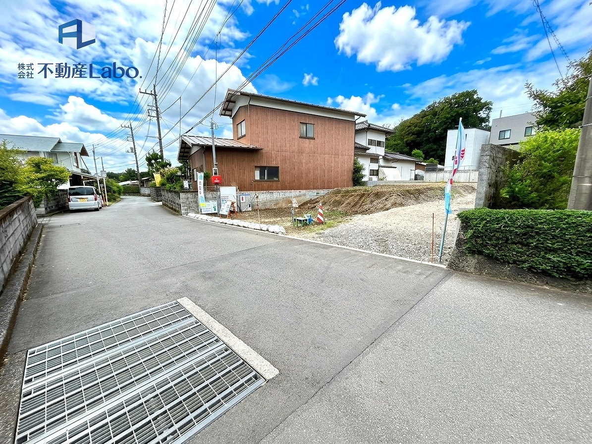 クレイドルガーデン　裾野市稲荷　第1　全3棟の前面道路含む現地写真