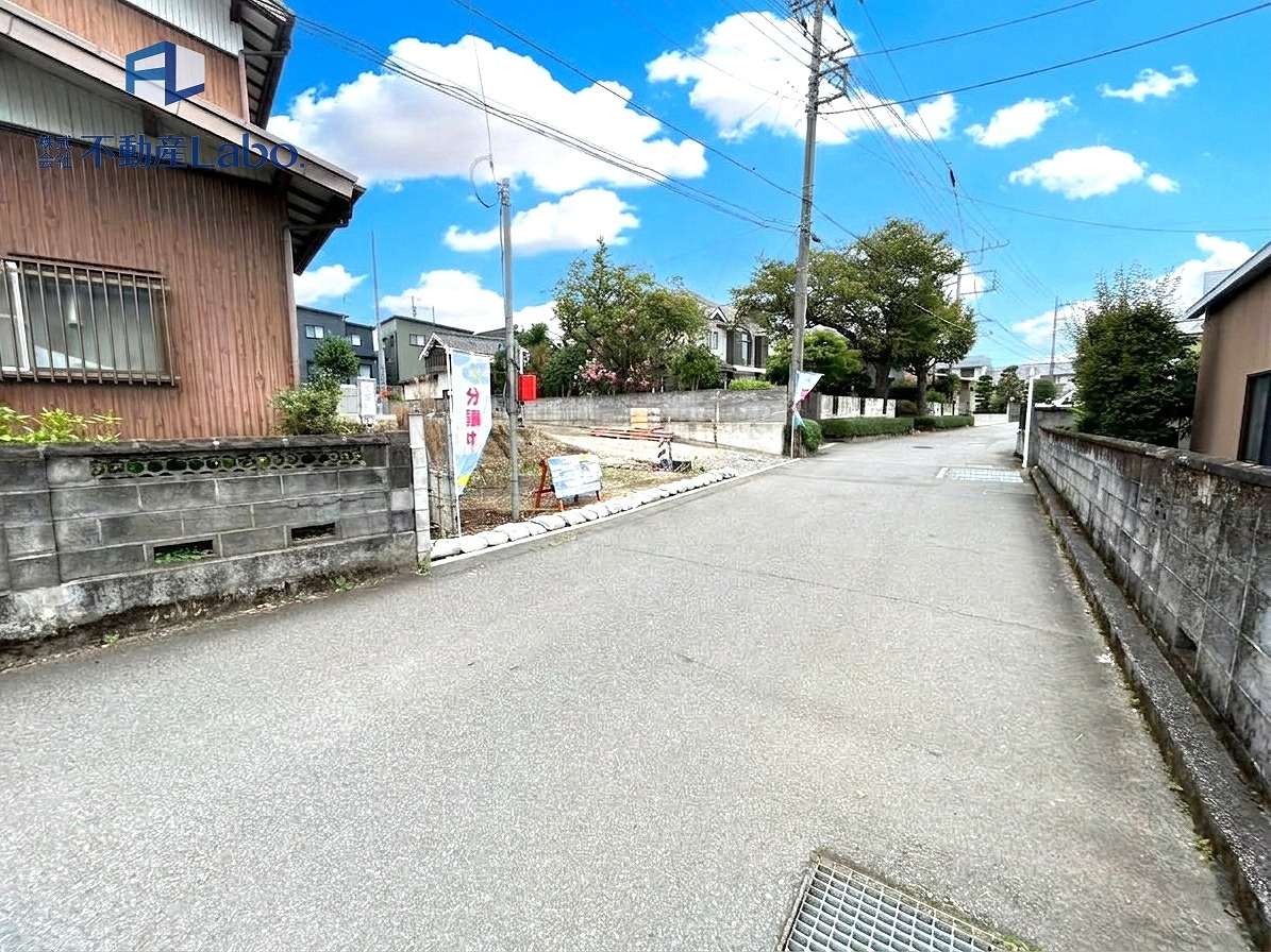 クレイドルガーデン　裾野市稲荷　第1　全3棟の前面道路含む現地写真