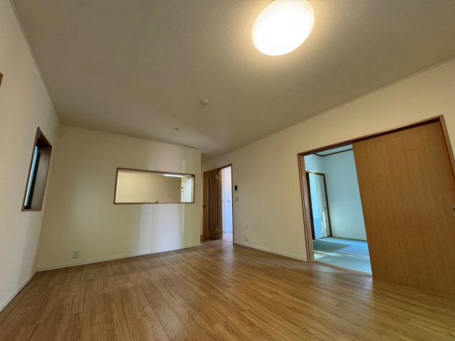 新座市片山三丁目戸建の居間・リビング