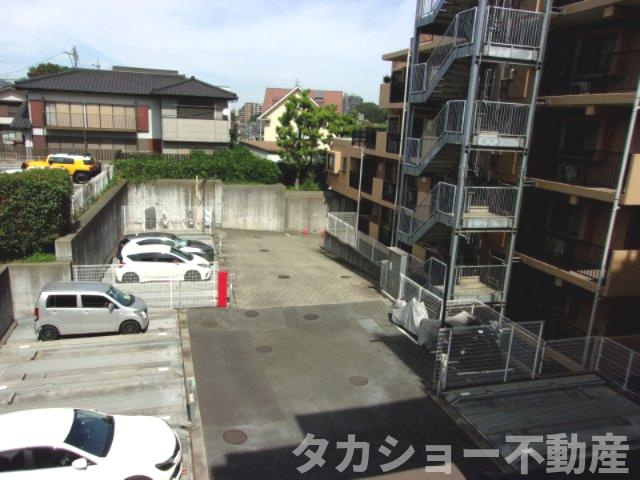 セレナハイム千葉椿森の駐車場|カースペースがあります