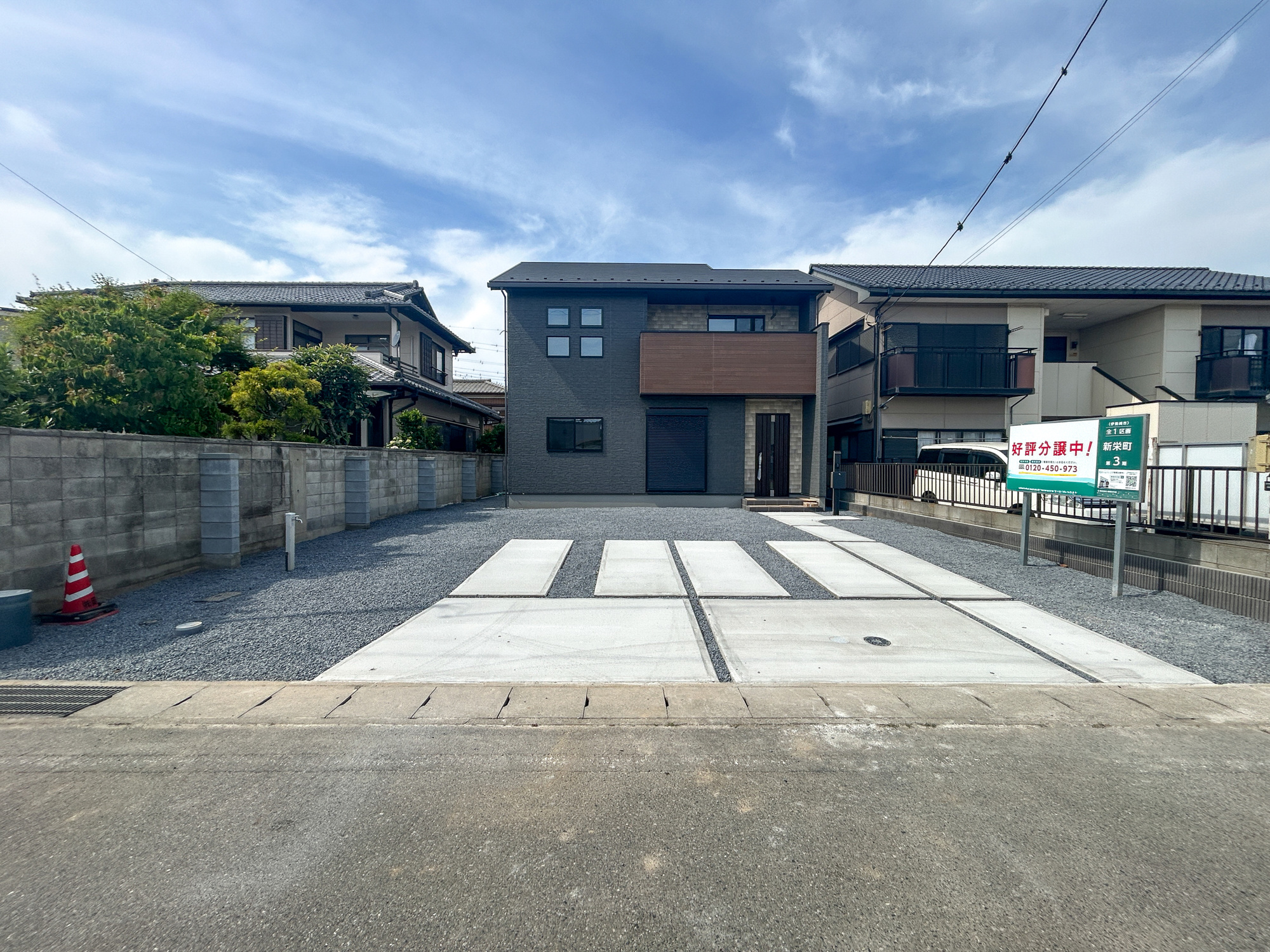伊勢崎市新栄町第3期　新築住宅全1棟の駐車場|車庫土間施工済みです(^^♪